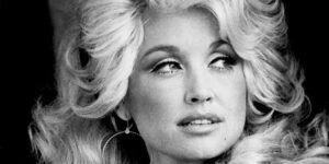Dolly Parton, la regina del country che ha progettato l’immortalità